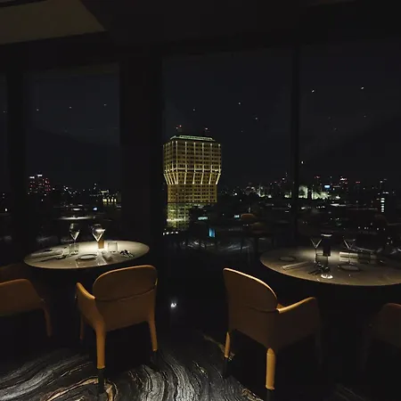 أب تاون بالاس 4*