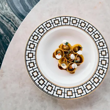 أب تاون بالاس 4*