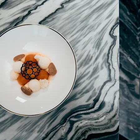 فندق أب تاون بالاس 4*