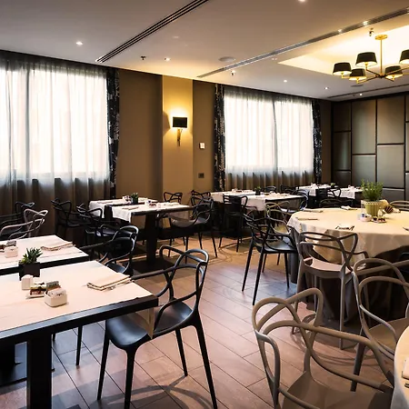 فندق أب تاون بالاس