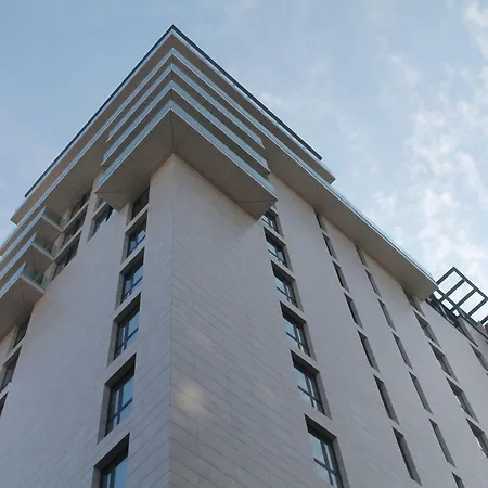 أب تاون بالاس فندق