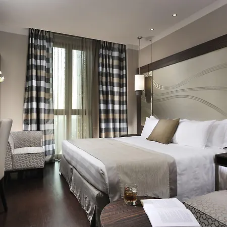 أب تاون بالاس فندق ميلان