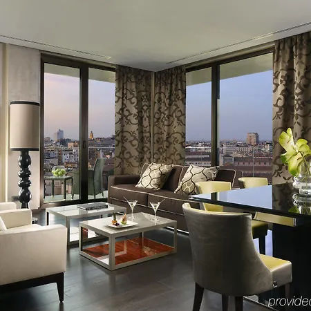 Uptown Palace Hotel 4*