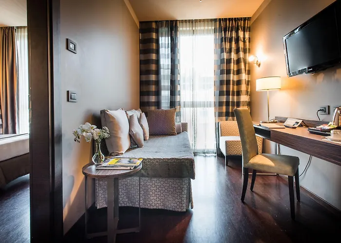 Uptown Palace 4*