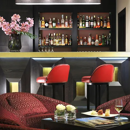 Uptown Palace Hotell